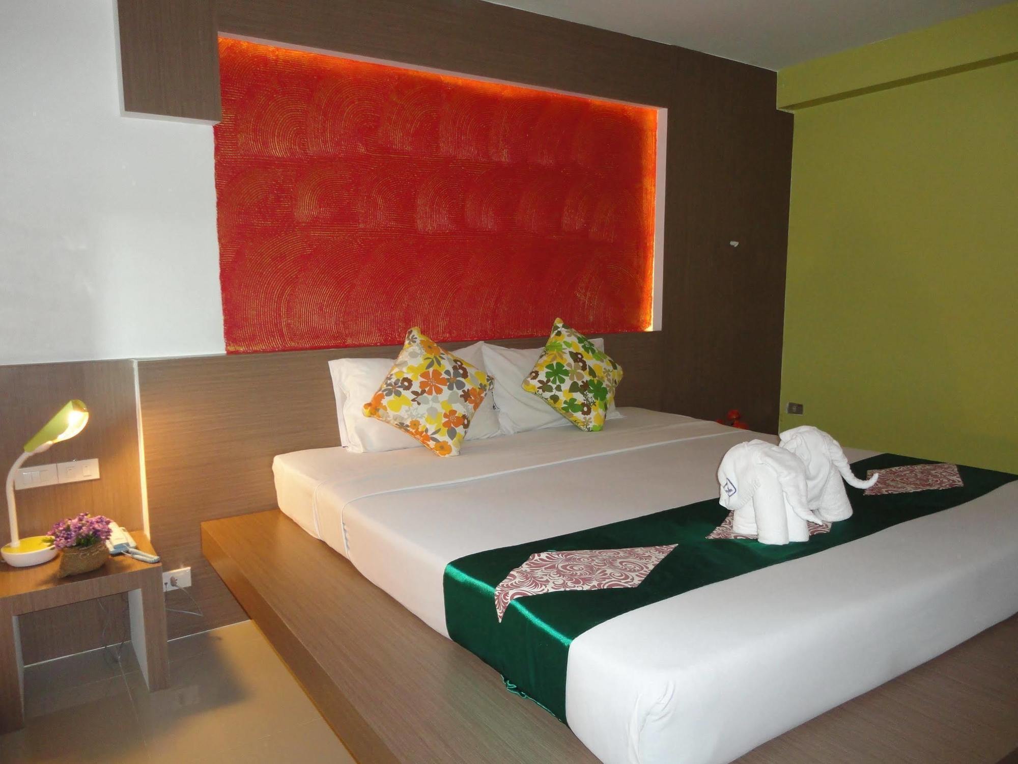 La Moon At Phuket - Sha Extra Plus Bagian luar foto